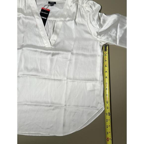 Express Satin V-Neck Top Women’s XS Marshmallow 100% Polyester - Picture 10 of 10